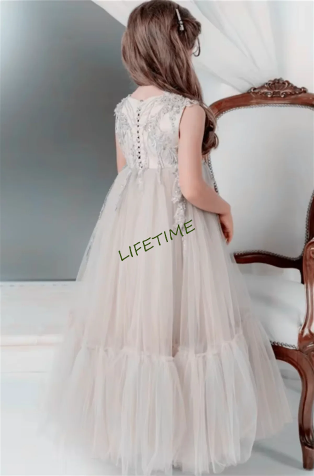 CustomizedFirst Communion Gowns สีเทา Angel ดอกไม้สาวชุด Tulle Puffy Appliques แขนกุดสําหรับงานแต่งงานเด็กวันเกิด Party