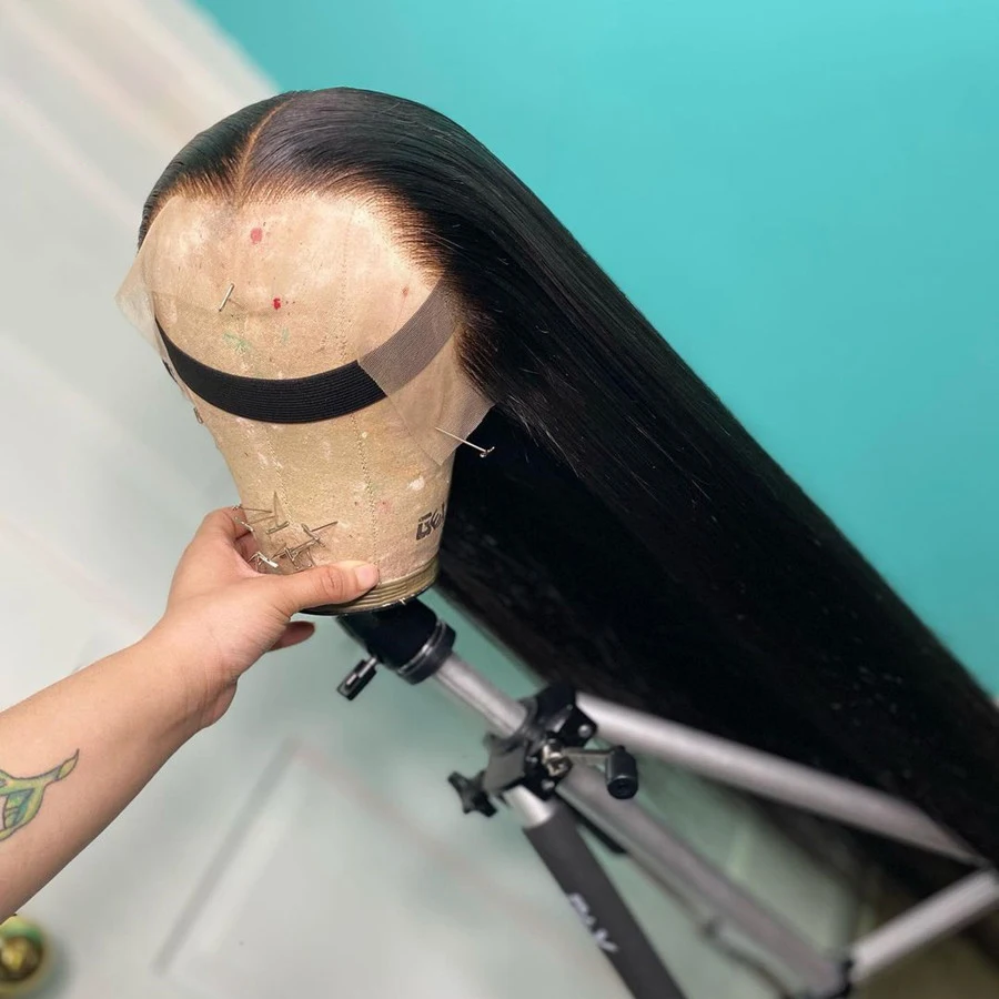 Macio 180 densidade 26 Polegada longo natural preto sedoso em linha reta peruca dianteira do laço profundo para mulheres com cabelo do bebê preplucked diariamente sem cola