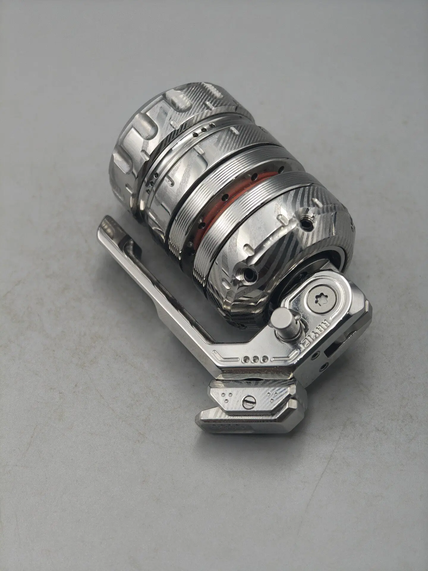 Used EDC South Sakura Banner, Malaysian Blaster, Compound Mechanical Push Card Fingertip Gyro Edc Metal Decompression Toy