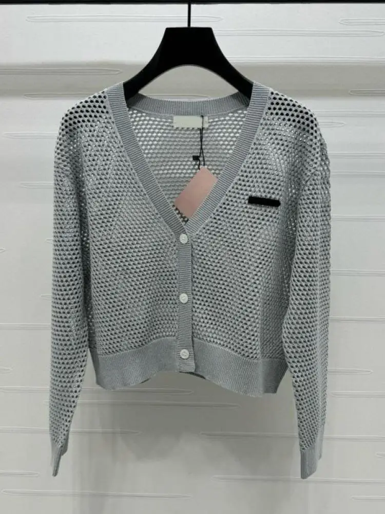 

2025 New High Quality Slimming And Age-reducing Large V-neck Design Fashion Short Western-style Knitted Comfortable Cardigan