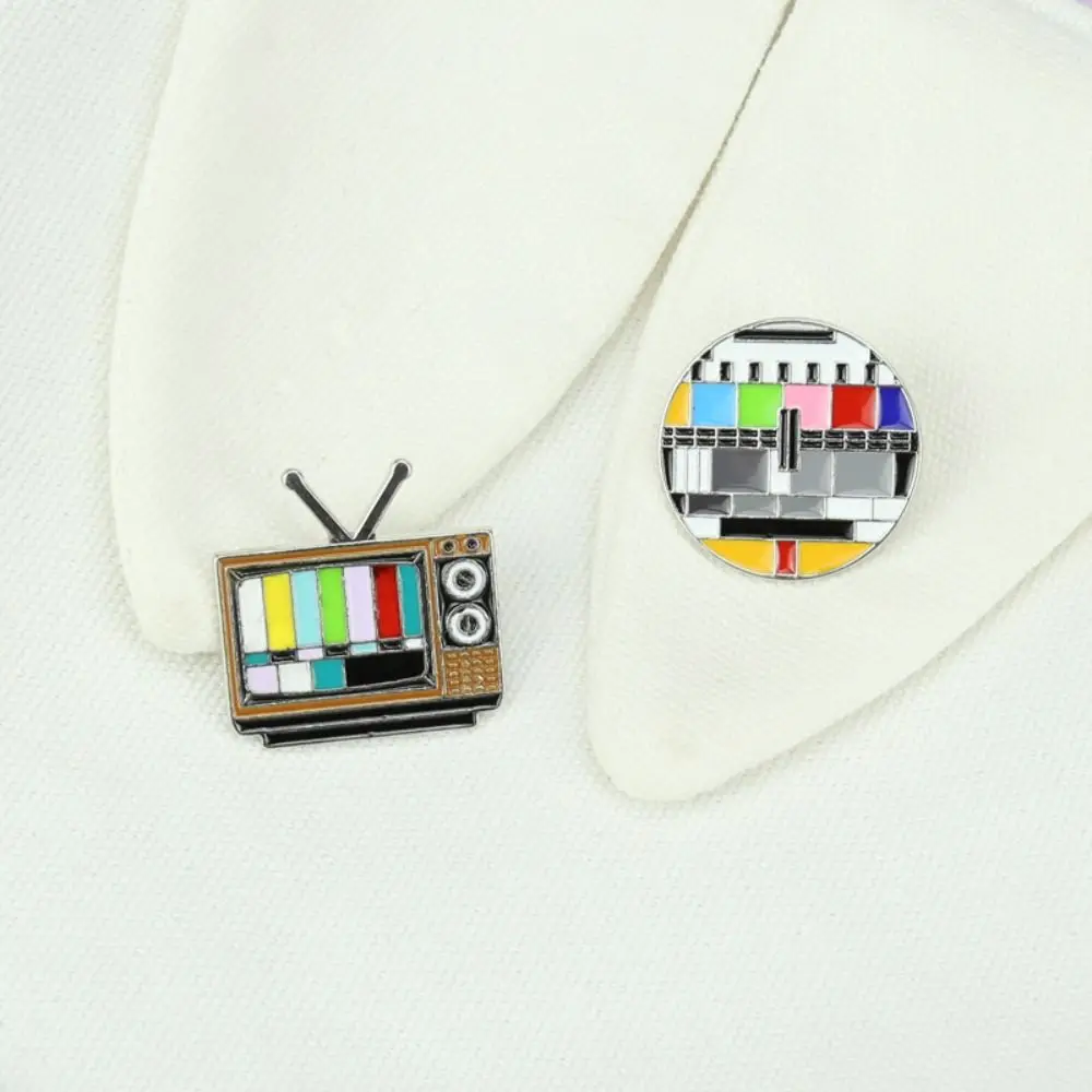 Fashion No Signal Vintage TV Pin Retro Snowflake Screen Antenna TV Pins Rainbow Color Television Brooches Badge