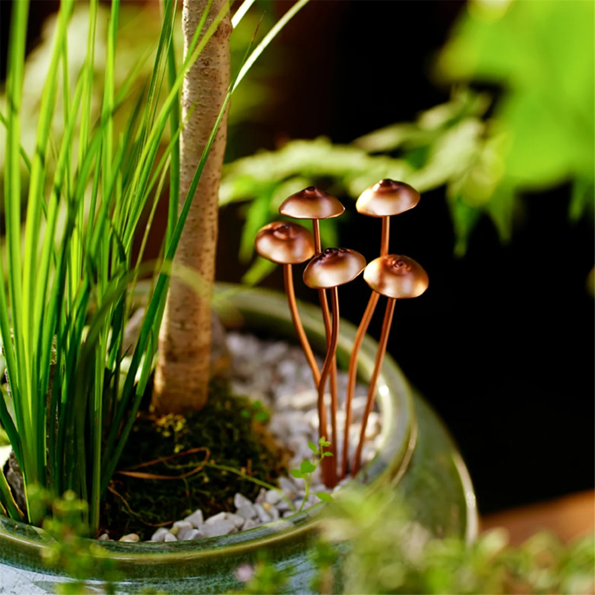 أوتاد حديقة معدنية مزخرفة على شكل فطر عالي الجودة مثالية لديكور الربيع الخارجي وإضافة إلى زهورك المعدنية الخارجية