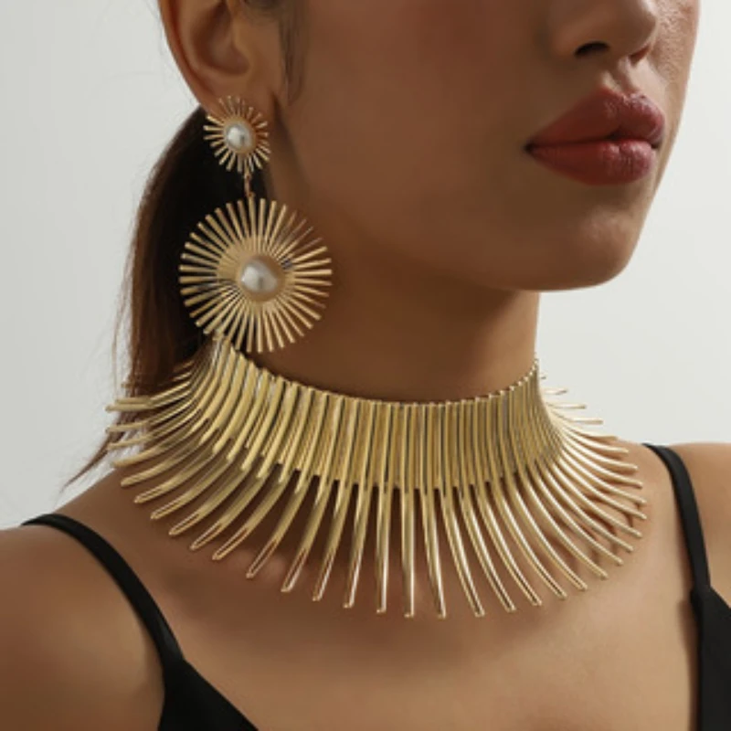 

Europe and The United States Fashion Flowering Sun Collar Earrings Set for Women Exaggerated Religious Beliefs Wedding Jewelry