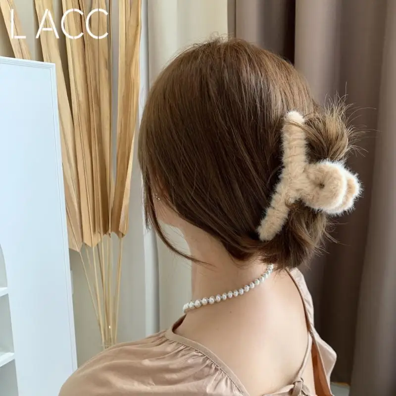 Winter Plush Hair Claw Elegant Acrylic Hairpins Faux Fur Hair Clip Barrette Colorful Headwear For Women Girl Hair Accessories