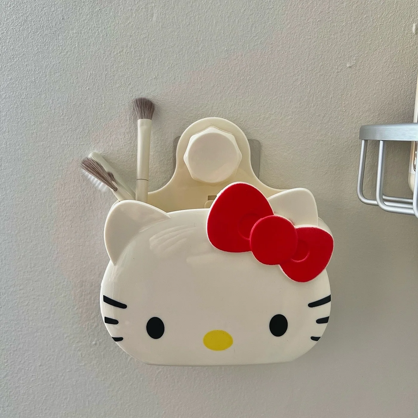 Hello Kitty x ตู้เก็บของห้องน้ำแบบแขวนผนัง ของใช้ในบ้านที่น่ารักที่สุดสำหรับคนรักคาแรกเตอร์