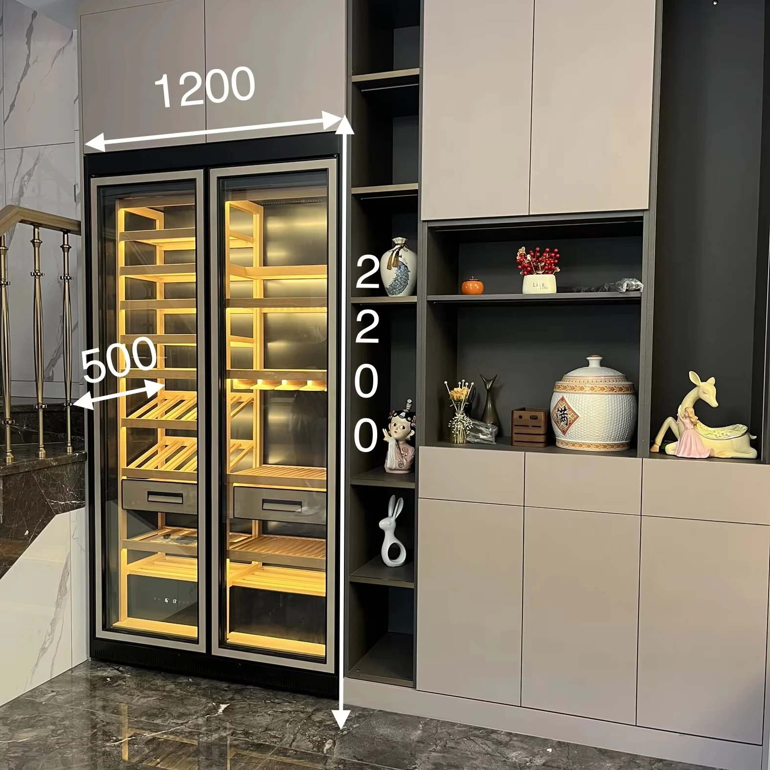 Vitrina Moderna de Acero Inoxidable y Vidrio para Vinos, Estilo Comercial, con Sistema Inteligente de Control de Temperatura, Diseño Francés Integrado