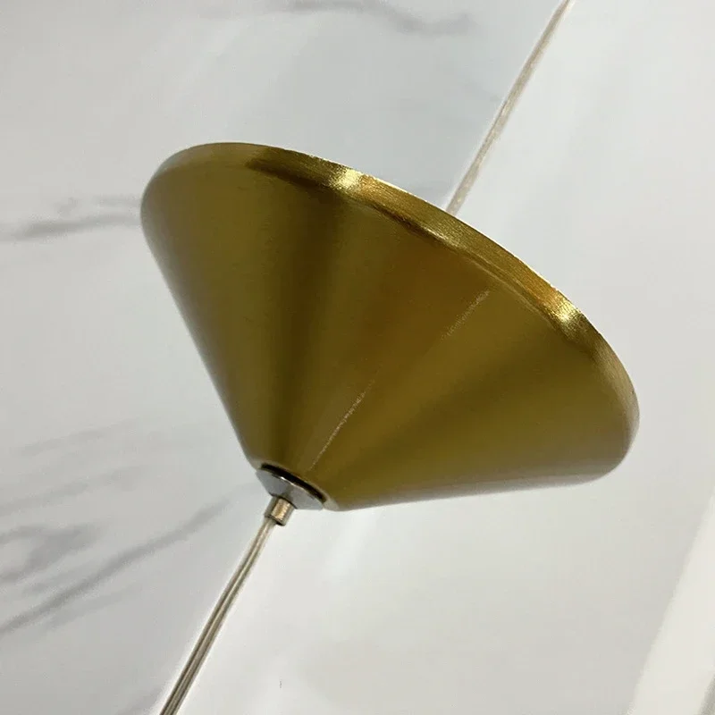 Lampe LED suspendue au sol en marbre, design italien, luminaire décoratif d'intérieur, idéal pour un salon, un chevet ou un canapé, haut de gamme