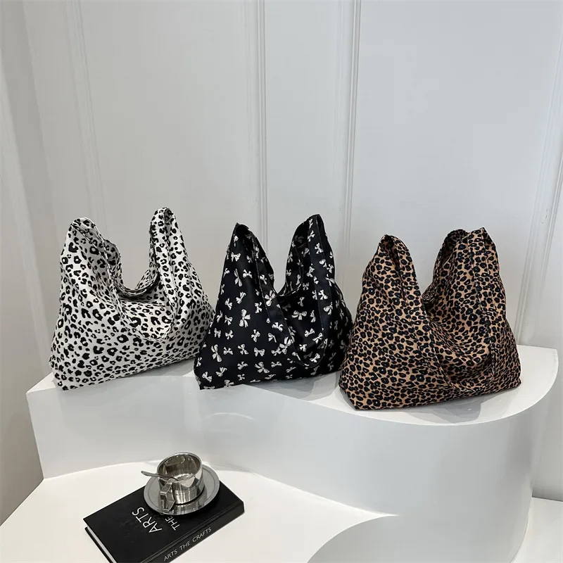 

Korean Canvas Bag Leopard Print Floral Large Capacity Women's Fashionable Ins Sle Crossbody Bag Student Commuting Shoulder Bag