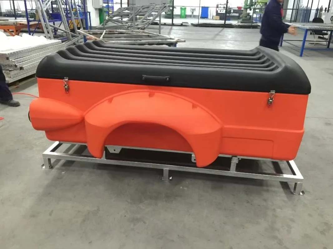 Przyczepa kempingowa z nosidełkiem na rowery