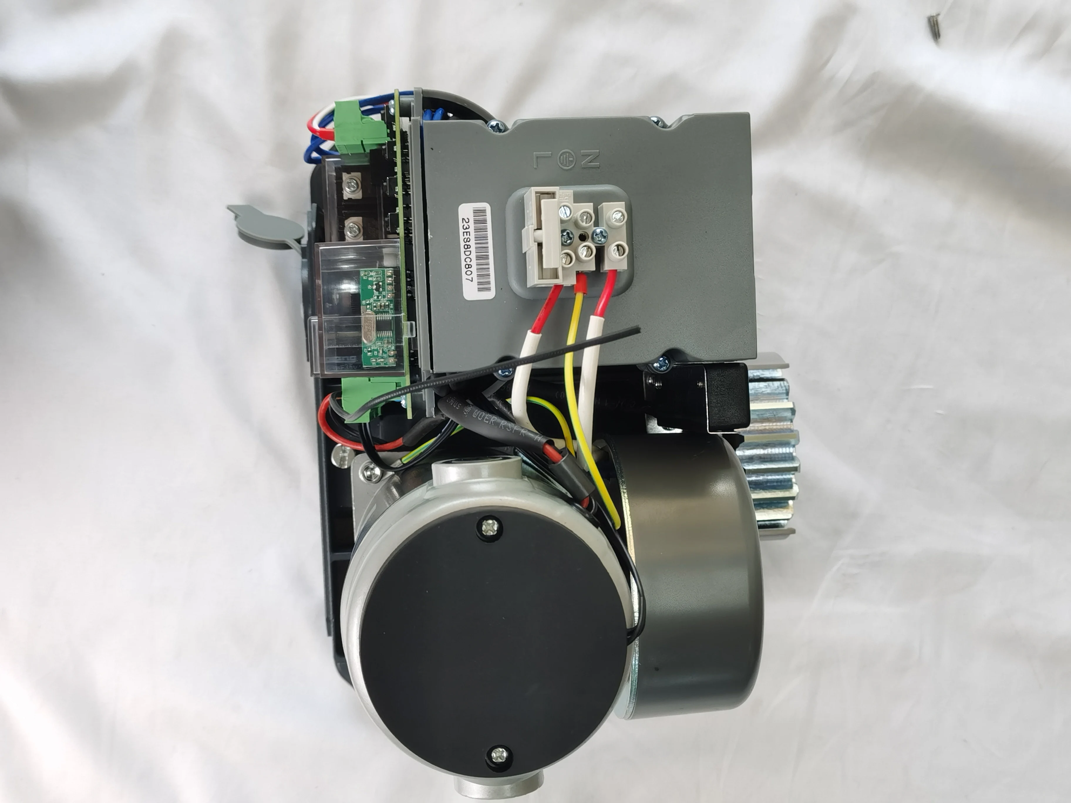 Zwaar uitgevoerde versnelling Optionele batterijback-up Automatische deuroperator Dc 24v motor Schuifpoortaandrijvingen 800kg