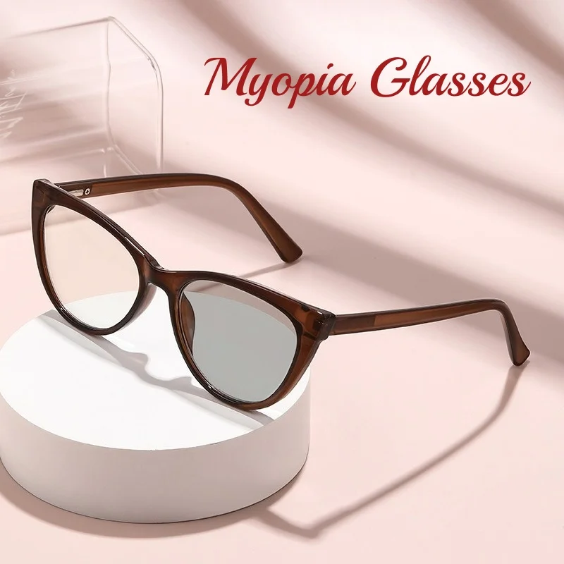 

New Anti Blue Light Color Changing Ultra Light Spring Leg Myopia Glasses Retro Cat Eye Small Frame Photochromic Myopia Glasses