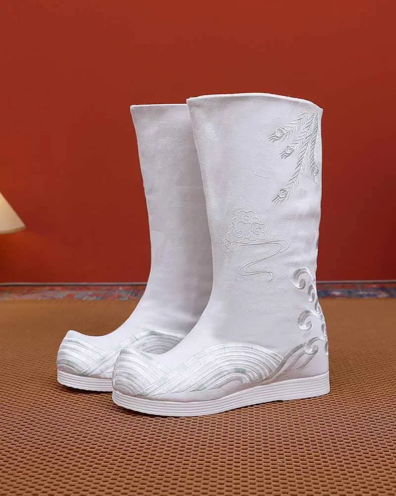 Hanfu Embroidered Soap Boots Women Autumn Winter Chinese Vintage Embroidery White Black Inner Heightened Sole 5CM Boots Shoes