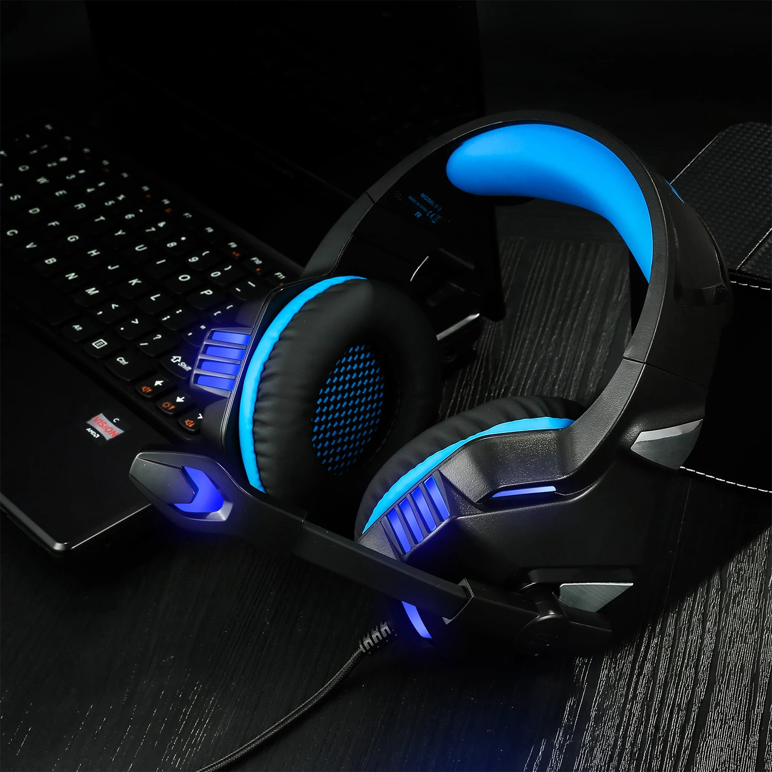 

Игровые наушники V3 Over-Ear с проводным подключением, микрофоном с шумоподавлением и LED-подсветкой для PS5, PS4, PC, Xbox One, Switch