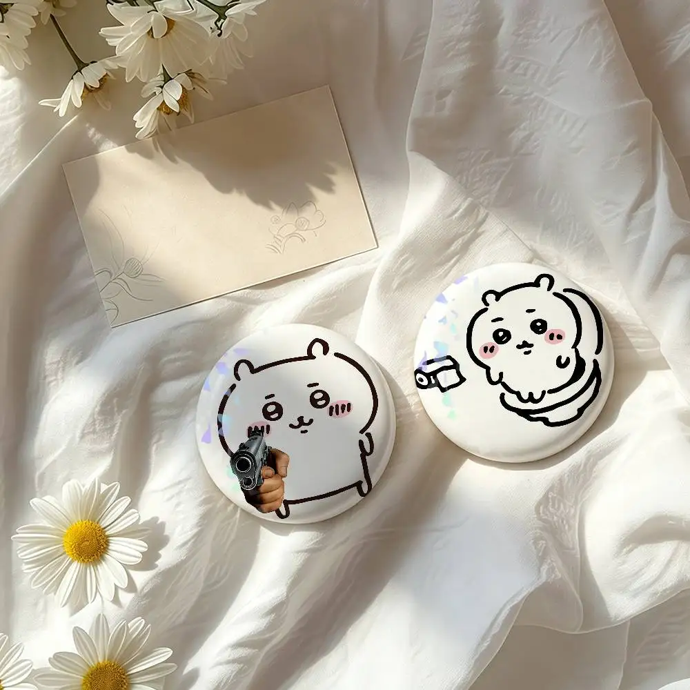 C-Chiikawa Cartoon-Meme Lustige Laser-Abzeichen-Pins Handgefertigte Broschen für Rucksäcke Geschenke Taschendekoration für Fans zum Sammeln – Detail 5