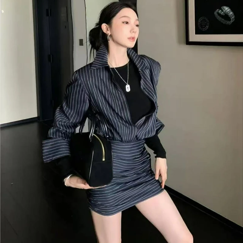 فستان قميص مخطط بأكمام طويلة للنساء 2026 ربيع/خريف نمط جديد الخصر حزام التخسيس ريترو الورك المعانقة فستان #1