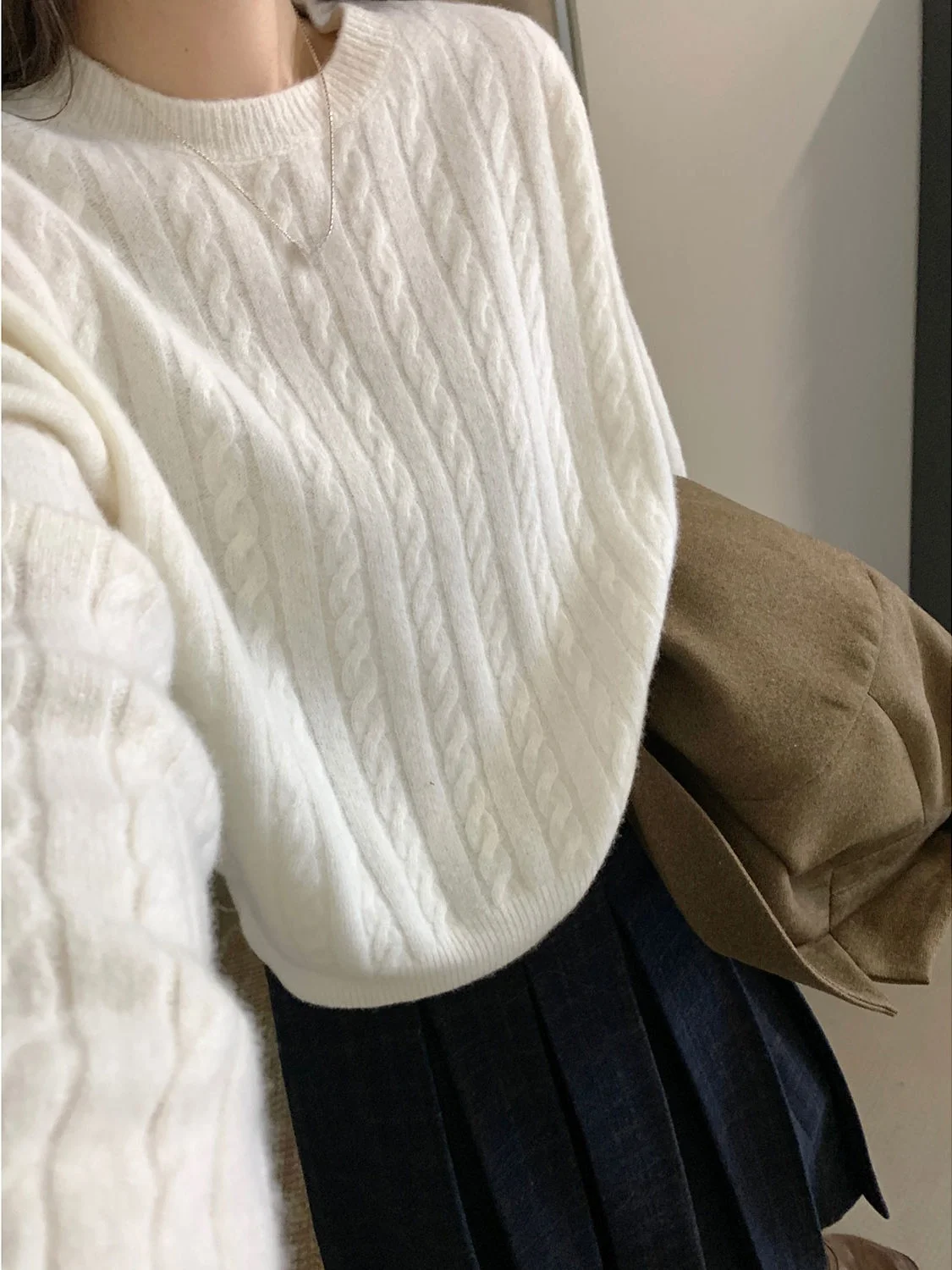 

Cloud Softn Woolen Knitted Sweater Loose Fit Casual Sle round Ne Women's Faion Winter New Arrival Twist Design