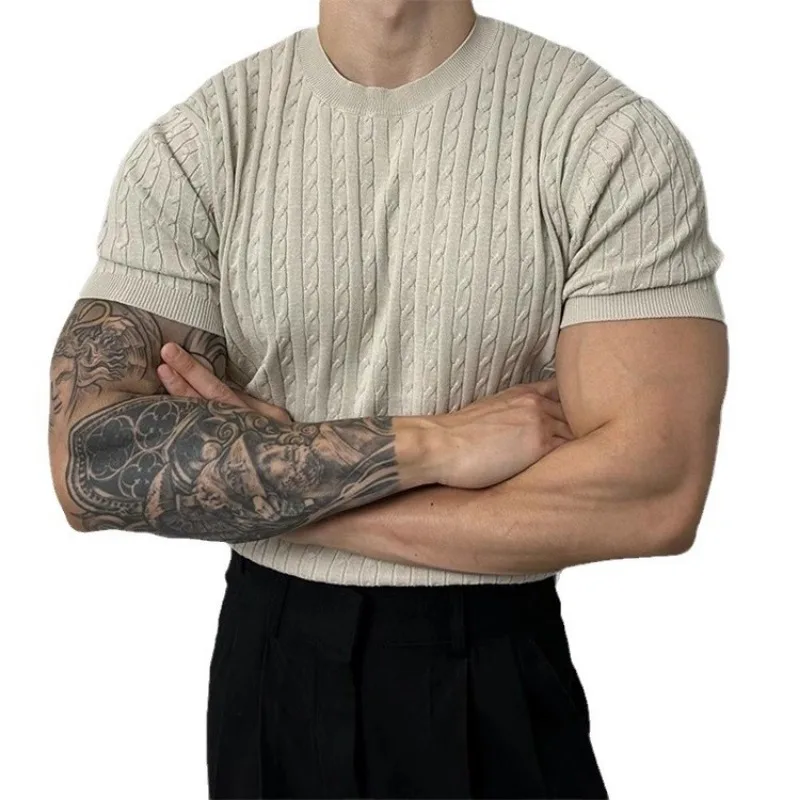 Letni cienki sweter z dzianiny z okrągłym dekoltem i krótkim rękawem Męski luźny trend Wszechstronny elastyczny T-shirt — zdjęcie 6