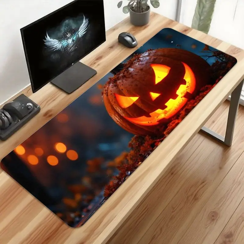 1 szt. Halloweenowa Mata na Biurko z Efektem Rozszerzenia - Świecąca Dynia Jack-o'-Lantern, Antypoślizgowa, Druk HD, Gładka Powierzchnia do Gier, Biura i Dekoracji Świątecznych