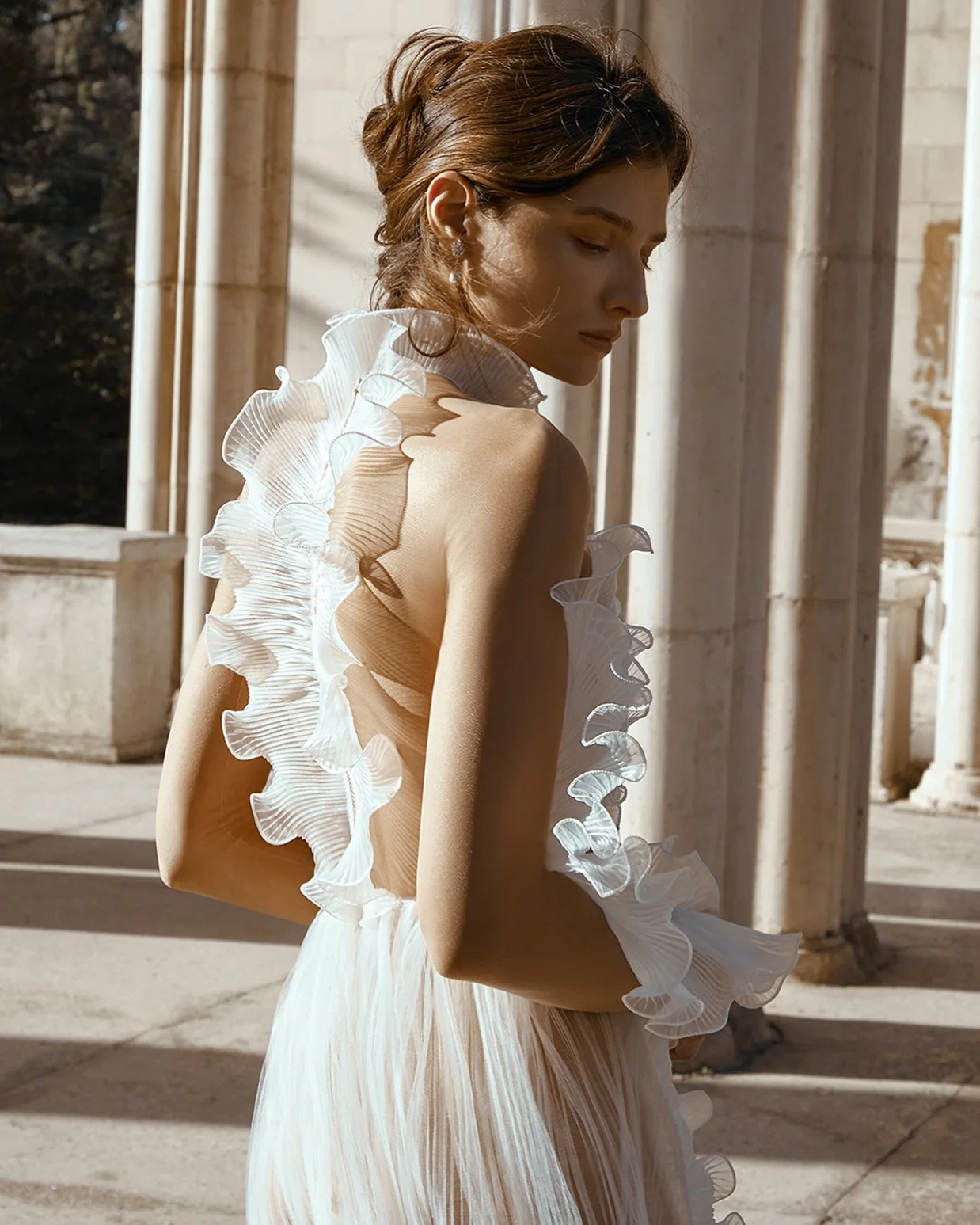 رومانسية الكشكشة فساتين السهرة البيضاء الوهم مطوي تول فستان الزفاف فستان الزفاف التقطت الصور شير الأورجانزا فستان الحفلات