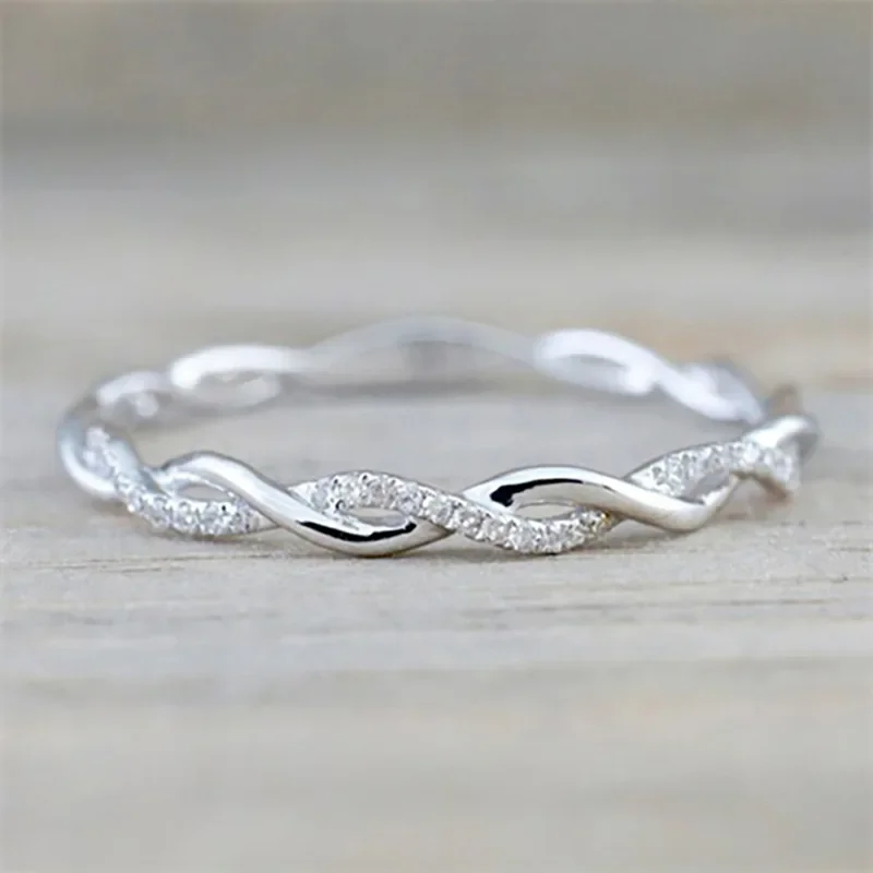 Luxury Exquisite Gold Color Stainless Steel Line Twine Couple Rings for Women Men Personality Zircon Finger Jewelry Accessory