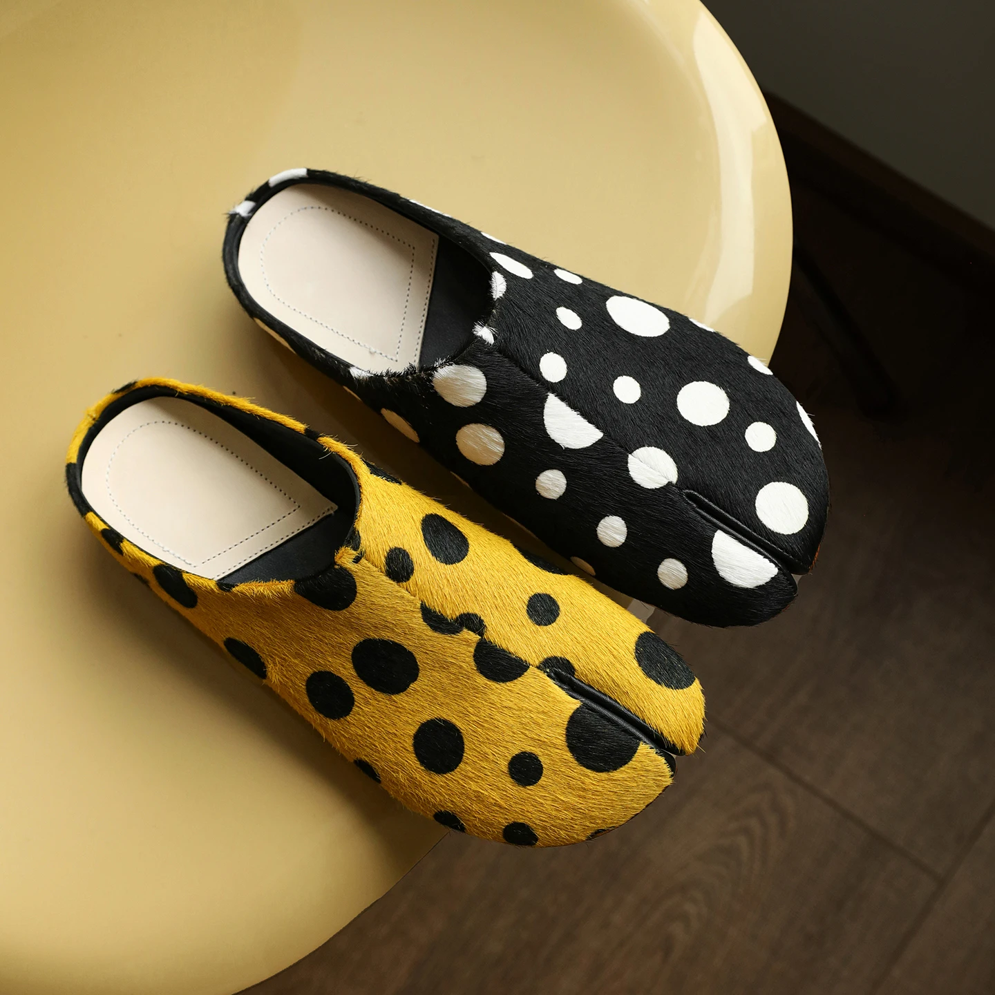 

Genuine Leather Horsehair Women Shoes,Polka Dot Split-Toe Shallow Slip On Women's Mules,Summer Fashion Slippers