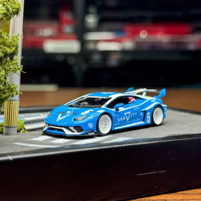 MINI GT 1:64 # Model samochodu ze stopu, symulacja Lamborghini Huracan GT 1055, prezent dla dzieci i kolekcjonerski ornament dla dorosłych.