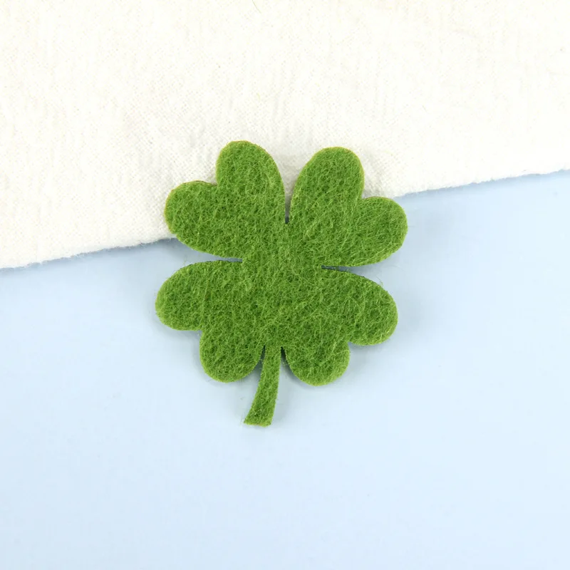 100 Stück 3*3,7CM St. Patrick's Day Filz Vierblättriges Kleeblatt Grünes Blatt DIY-Zubehör für Festliche Heim- & Partydekoration – Detail 4