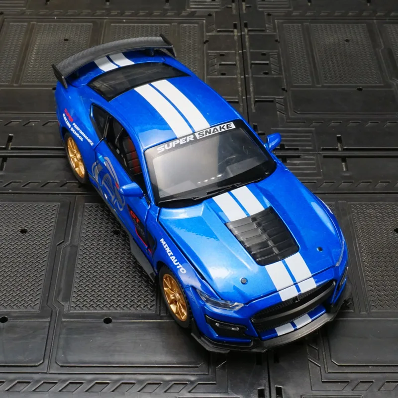 Modelo de coche de aleación Ford Mustang GT500 a escala 1:32, puertas y capó del motor se pueden abrir, rico en detalles, finamente elaborado.