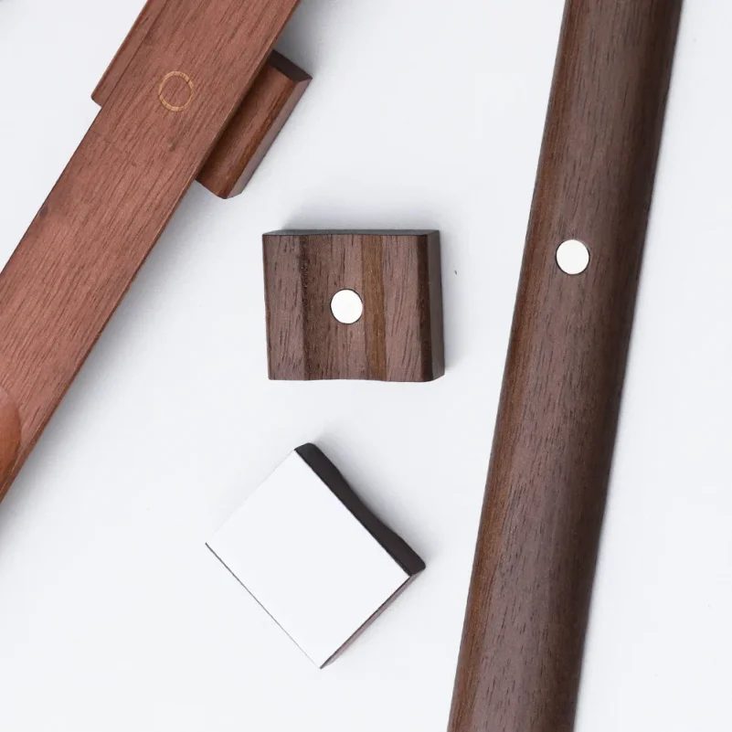 Picture 7: Premium Beech Wood Magnetic Shoe Horn 55cm - Luxury Design, Magnetic Adsorption, Ideal for Elderly, Pregnant, Home Use