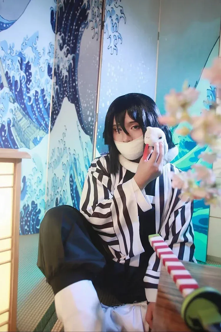 Nouveau Iguro Obanai Cosplay Anime demon fantôme tueur Iguro Obanai Haori Kimono Cosplay disfraz blanc serpent poupée conjunto