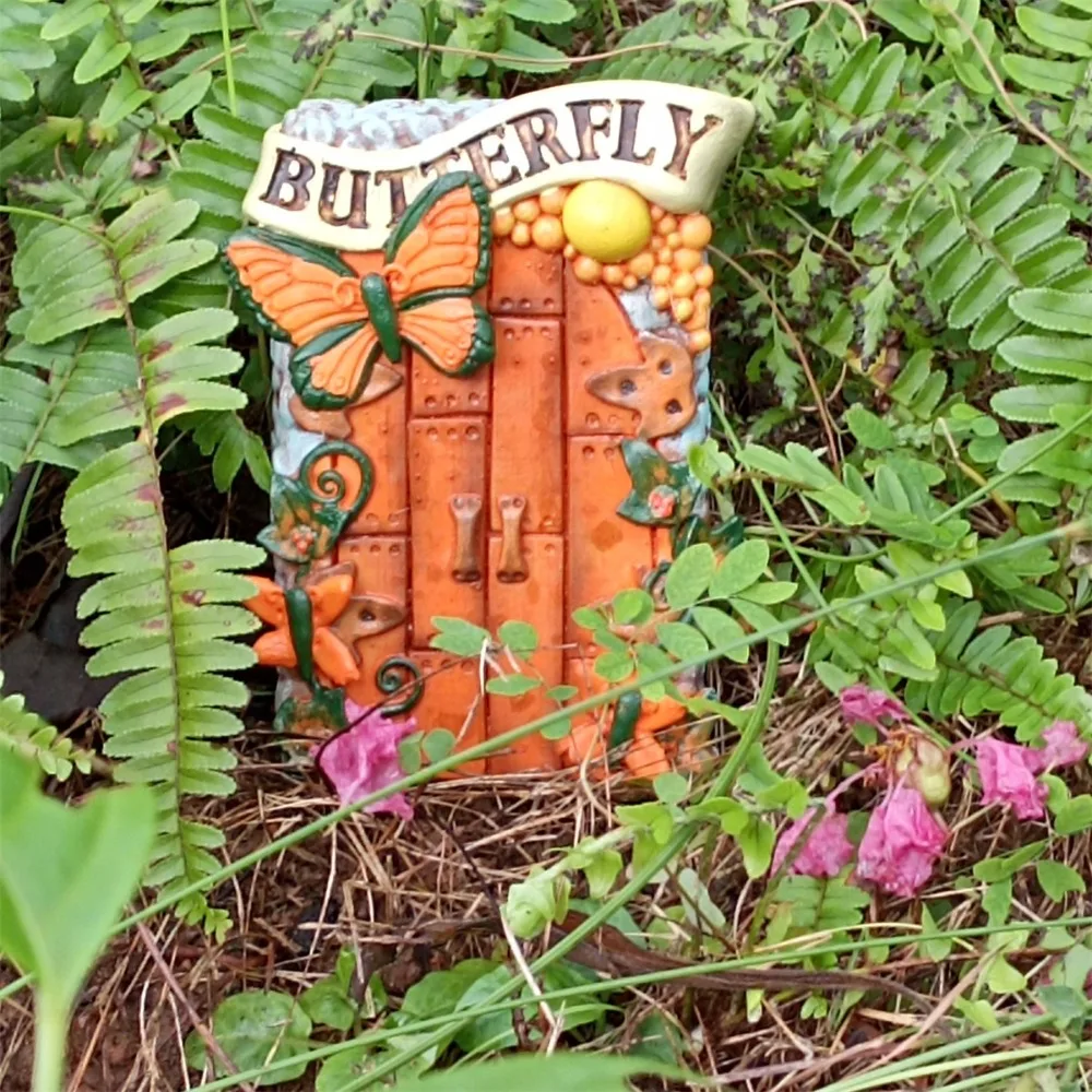 

Durable Cute Elf Fairy Door Figurine Funny Resin Crafts Miniature Garden Door Handmade Garden Fairy Gate Christmas Decoration
