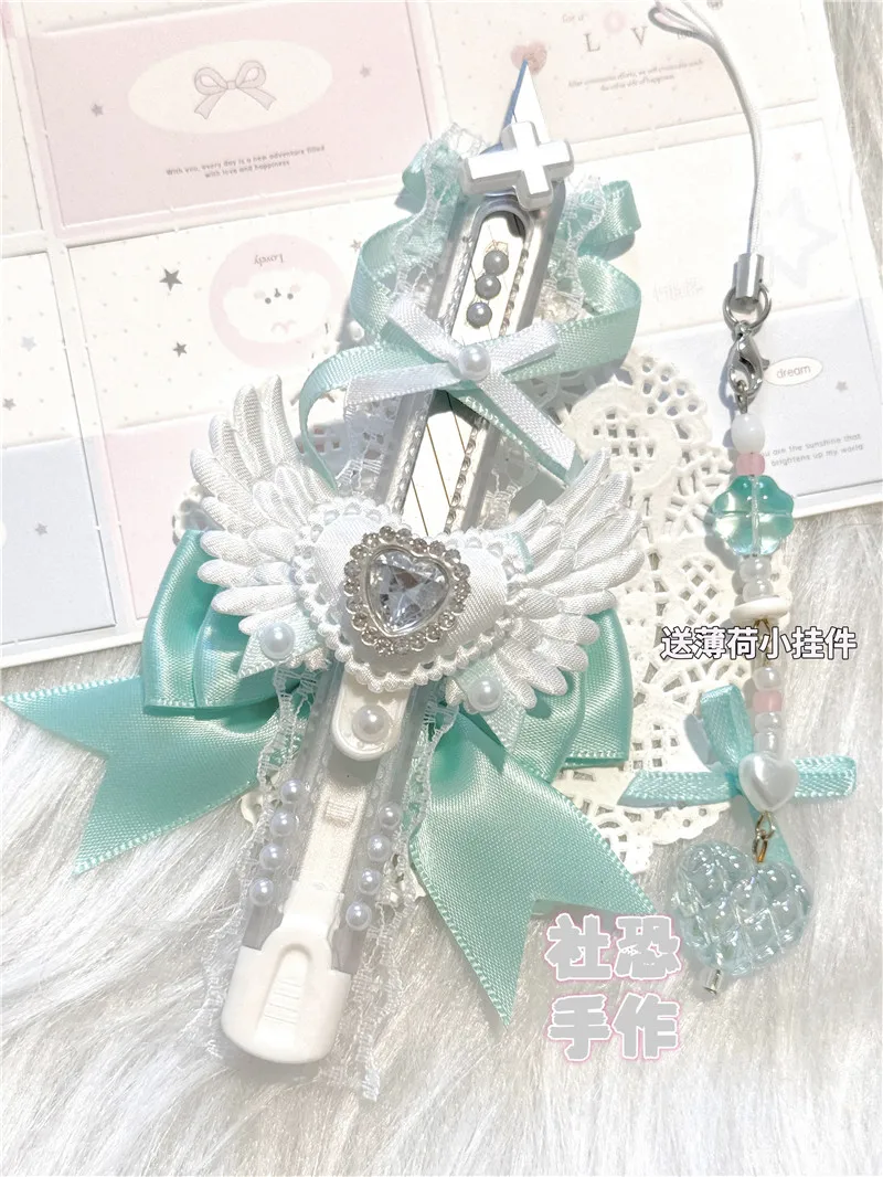 

Green Lace Decor Utility Knife with Keychain Kawaii Handmade Art Knife Bow Rhinestone Heart Wings Portable Paper Cutting