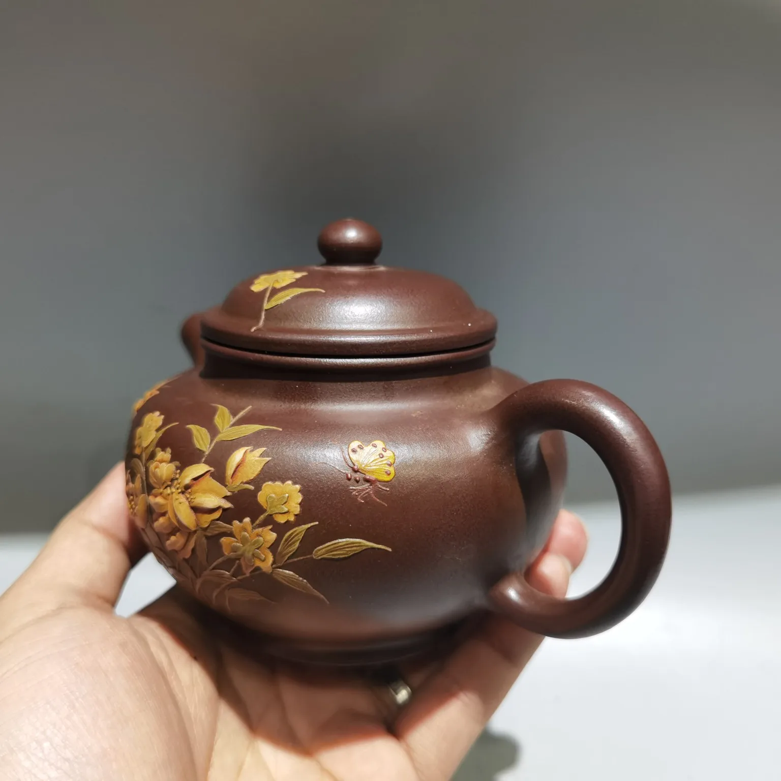 Beautiful Home Crafts Worth Decorating and Collecting The Purple Clay Teapot Has a Beautiful Appearance