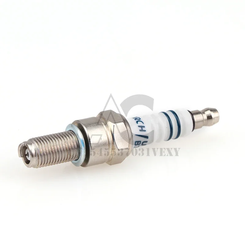 Motorcycle B7RIU spark plug suitable for CR7E CPR7EA-9 CPR8EA-9 CPR8EAIX-9 96067 CR8E CR8EIX IU24 IU22 UR4DC PRG6HCC