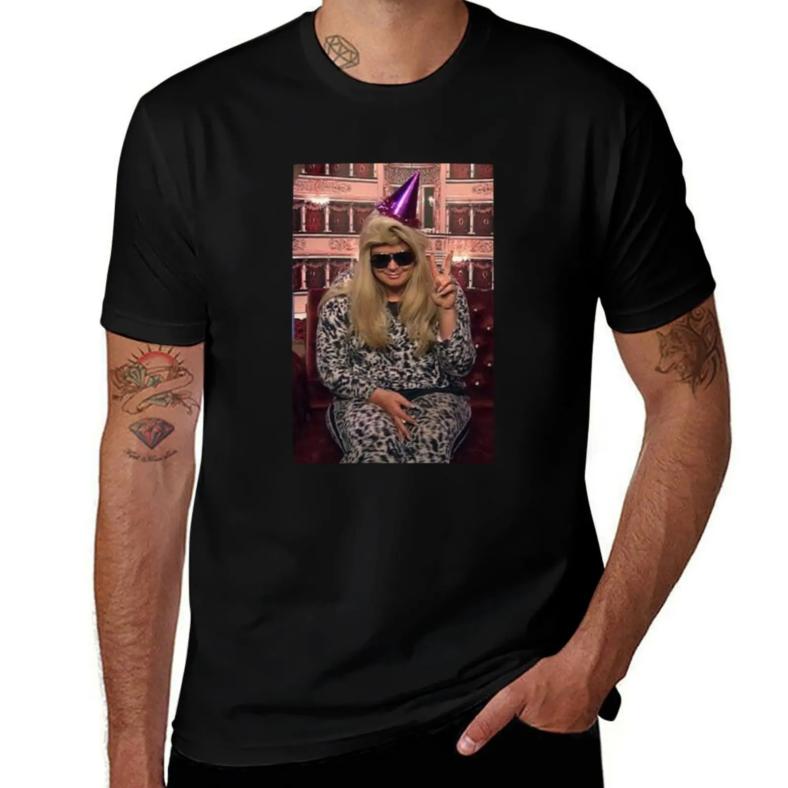 TV ICONS- GEMMA COLLINS PARTY HAT T-Shirt blue lock sports fans oversized graphic tee tee shirts for men