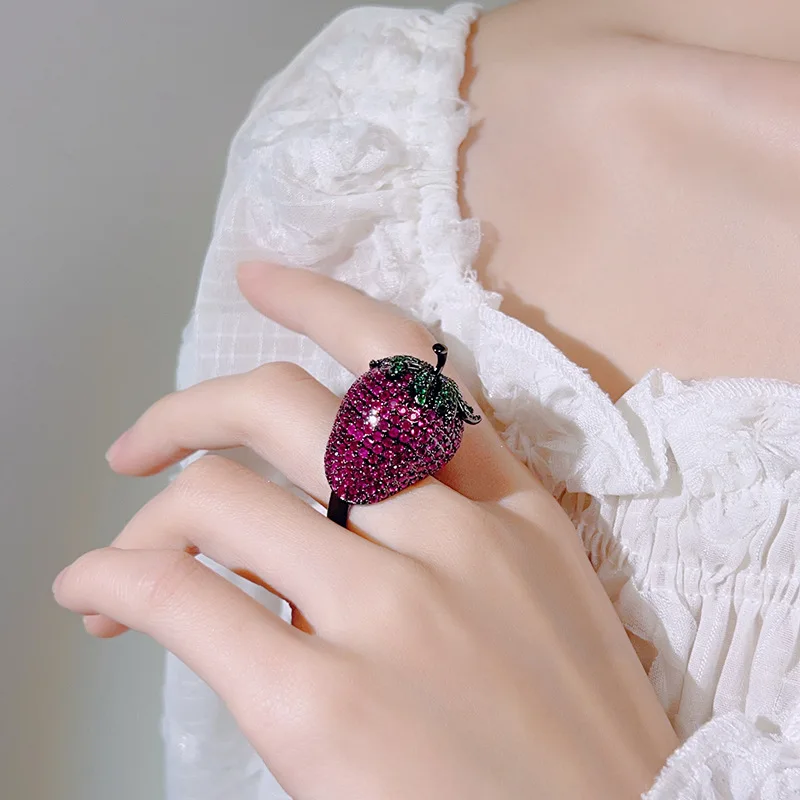 

Exaggerated Open Ring Strawberry Jewelry Black Gold Color Gemstone Fashion Luxury Women's European and American Style High-end W