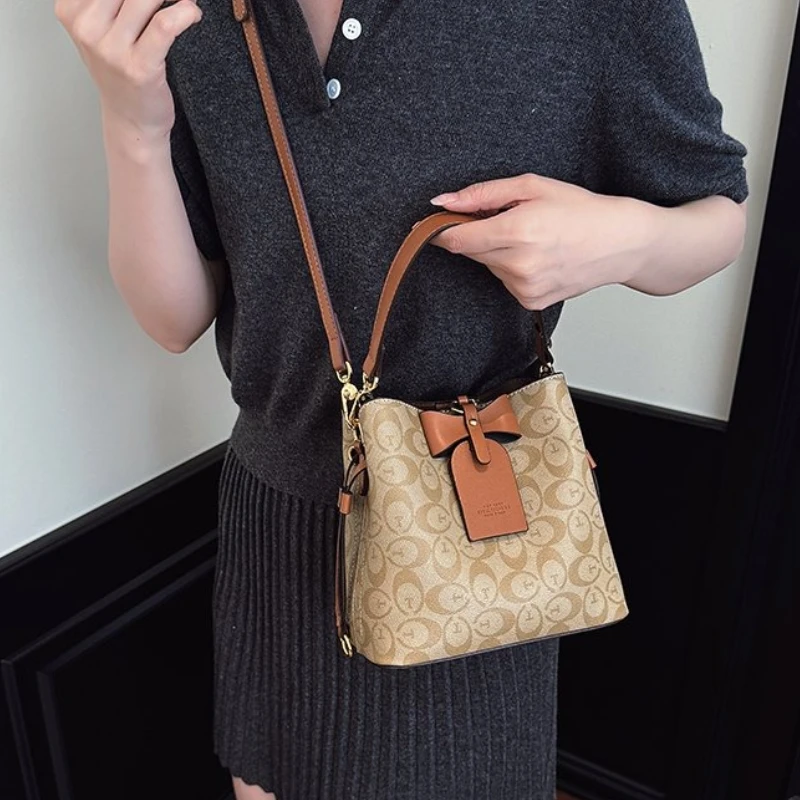 

Женская модная сумка, сумка через плечо под мышками с регулируемым ремешком, ретро-принт для повседневного использования и поездок на работу