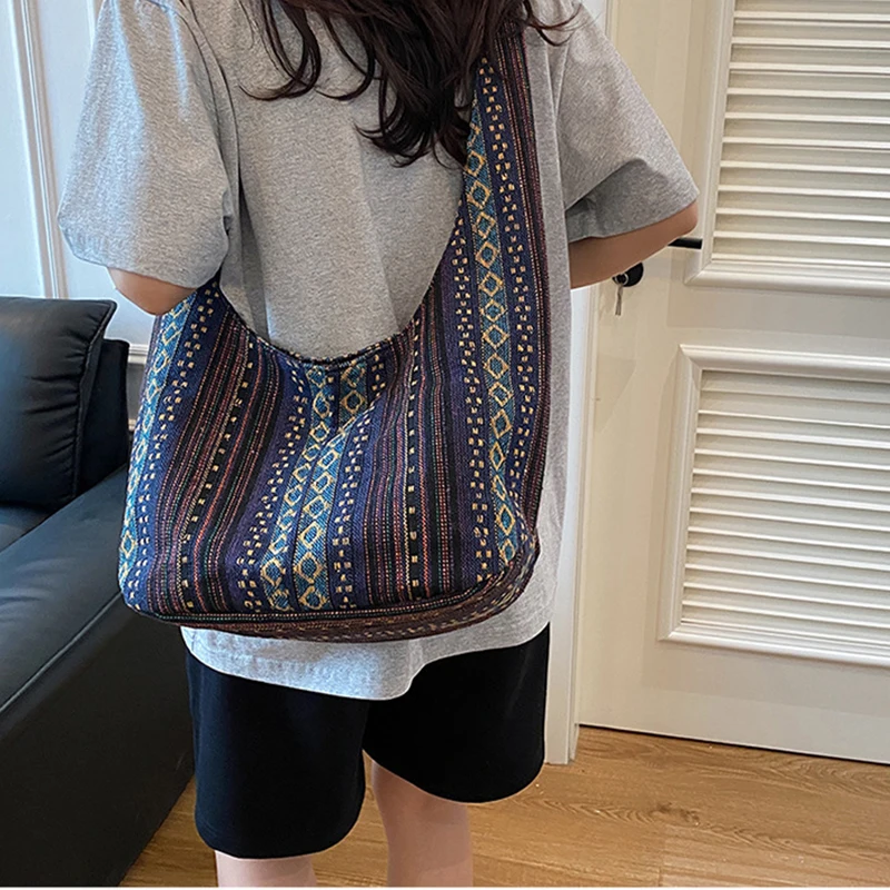 Damen Boho Chic Aztec Tote Bag Ethnic Sling Umhängetasche Schultertasche für Arbeit Reisen Lady Stricken Canvas Gypsy Hippie Bag – Detail 14