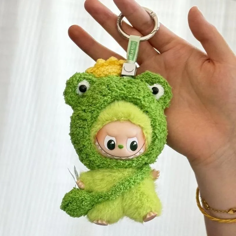 

Для 10 см 4-го поколения мини-булавка Labubu для серии Love 10-цветная шляпа и сумка 10 см Mini Labubu 4,0 кукольная одежда с кодом сердца