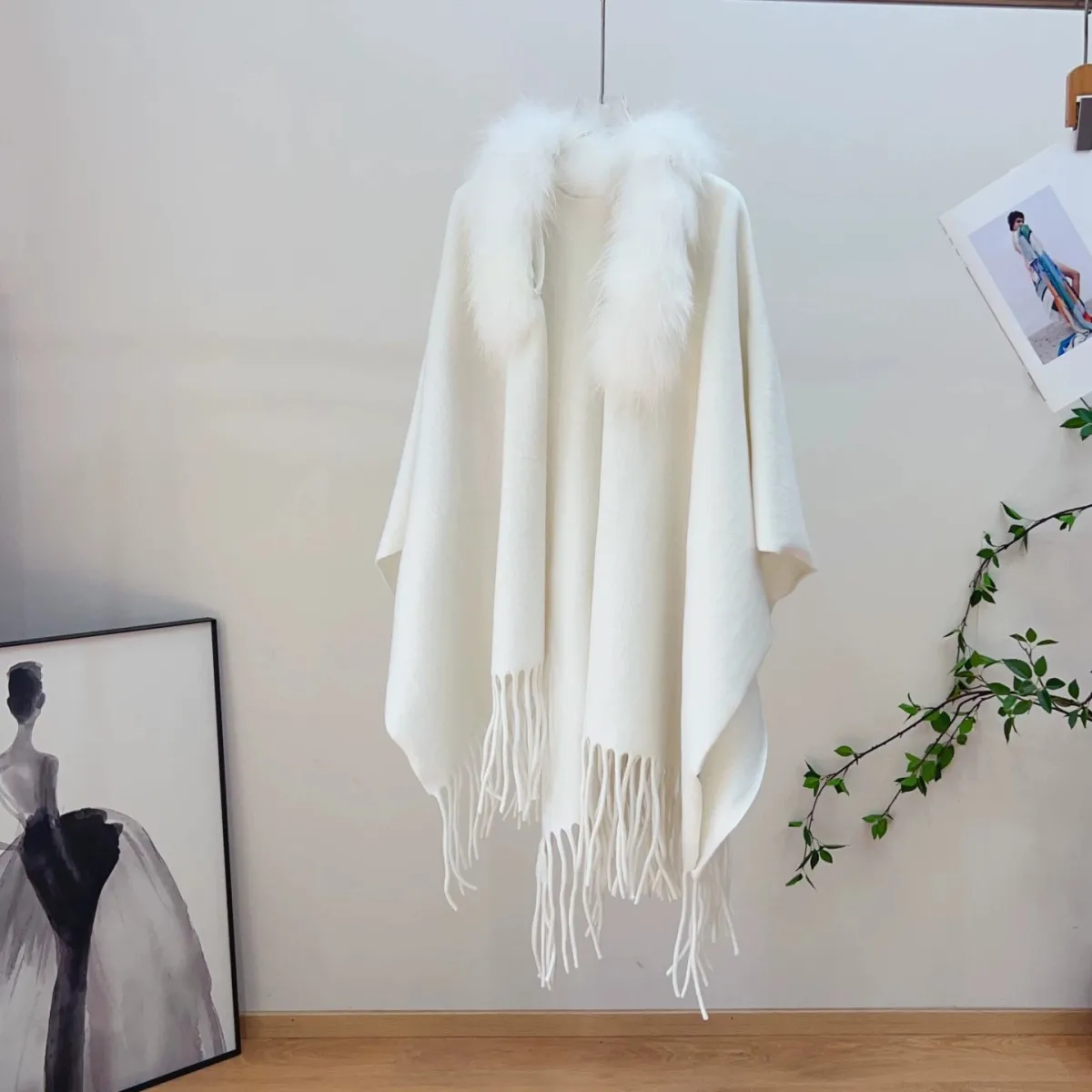 

Autumn and winter Poncho new imitation raccoon fur slimming shawl cape fashionable temperament coat tassel women Cloak P2