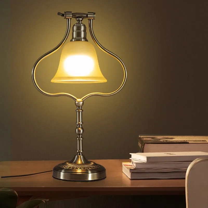 American Retro Decorative Table Lamp Light Luxury Style Bedroom Bedside Living Room Lamp Study Desk Writing Desk Lamp Bra