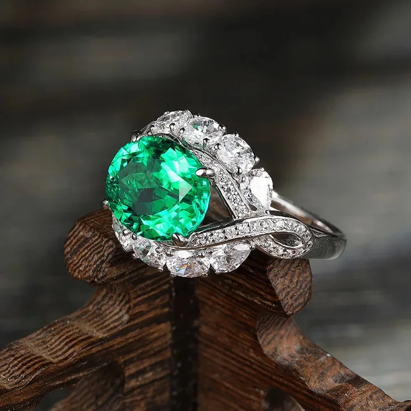 Lab Grown Diamonds Oval Cut Lab Created Emerald Ring for Women Silver Plated White Gold Elegant Jewelry Gift with Brilliant