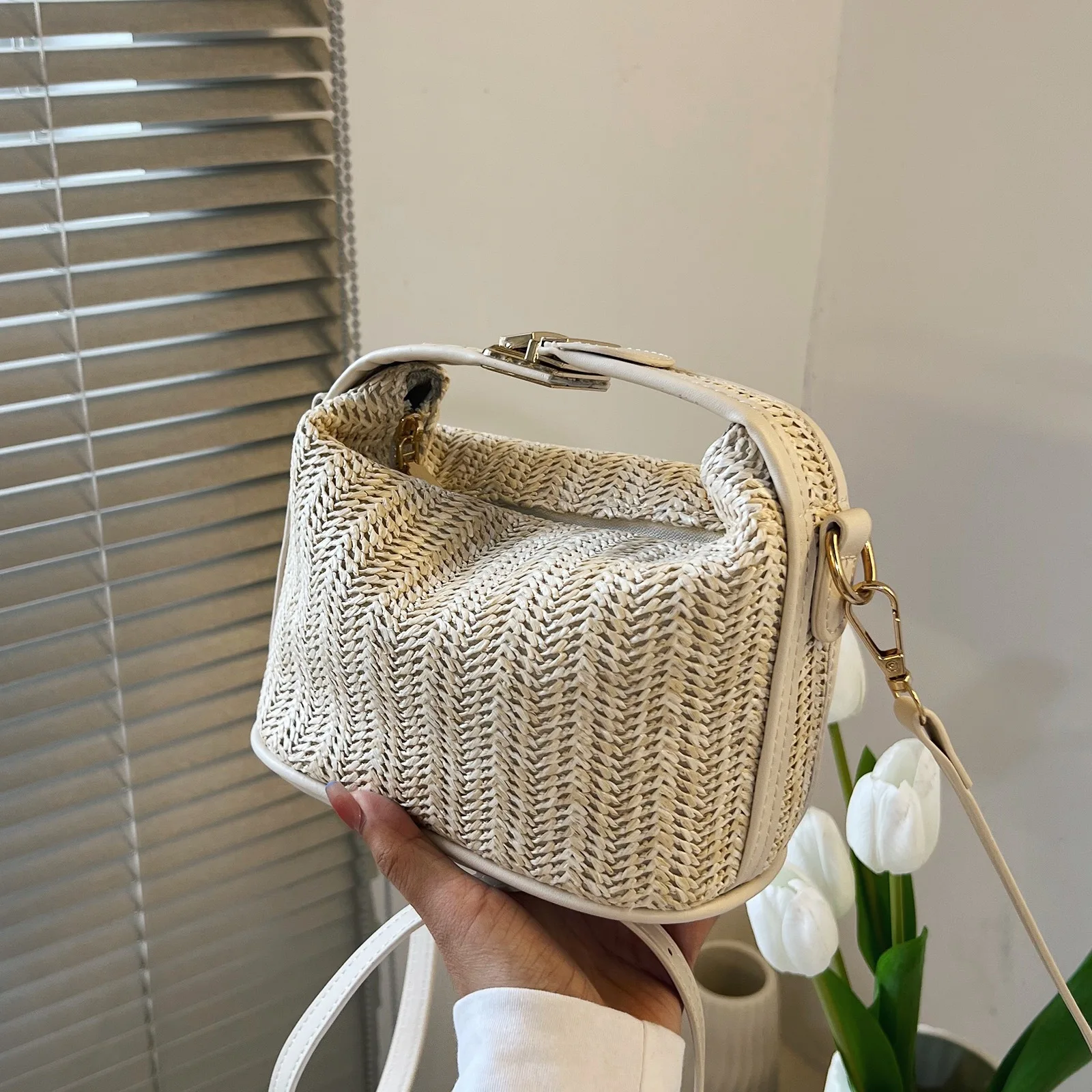 

2025 New Trendy Korean Version Versatile Crossbody Bag, Simple and Fresh Single-shoulder Straw Woven Handbag