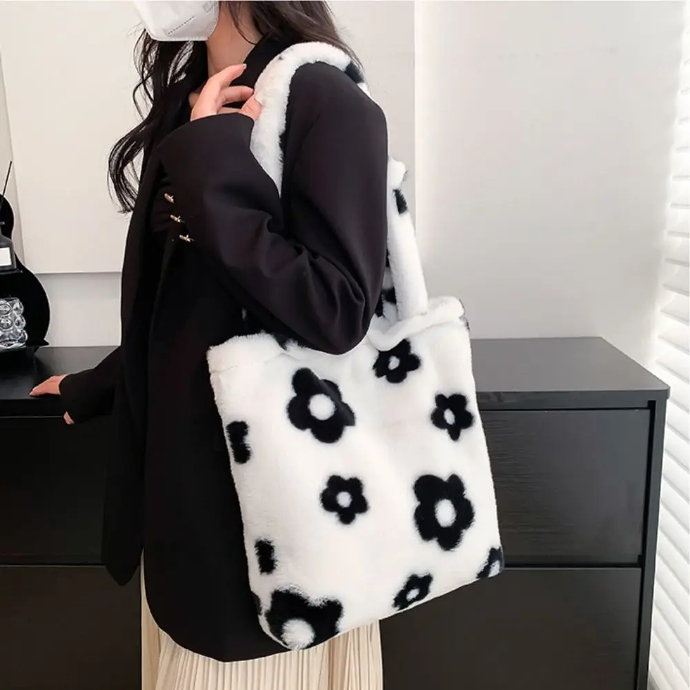 Sweet Large Capacity Flower Plush Tote Bag Fluffy Small Purses Plush Shoulder Bag Underarm Bag Crossbody Bag Star Tote Bag Party