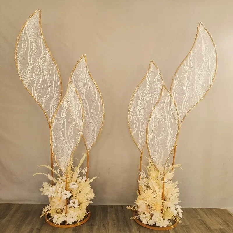 Wedding props Road guide wedding background decoration film leaf wedding scene arrangement window ornament wrought iron