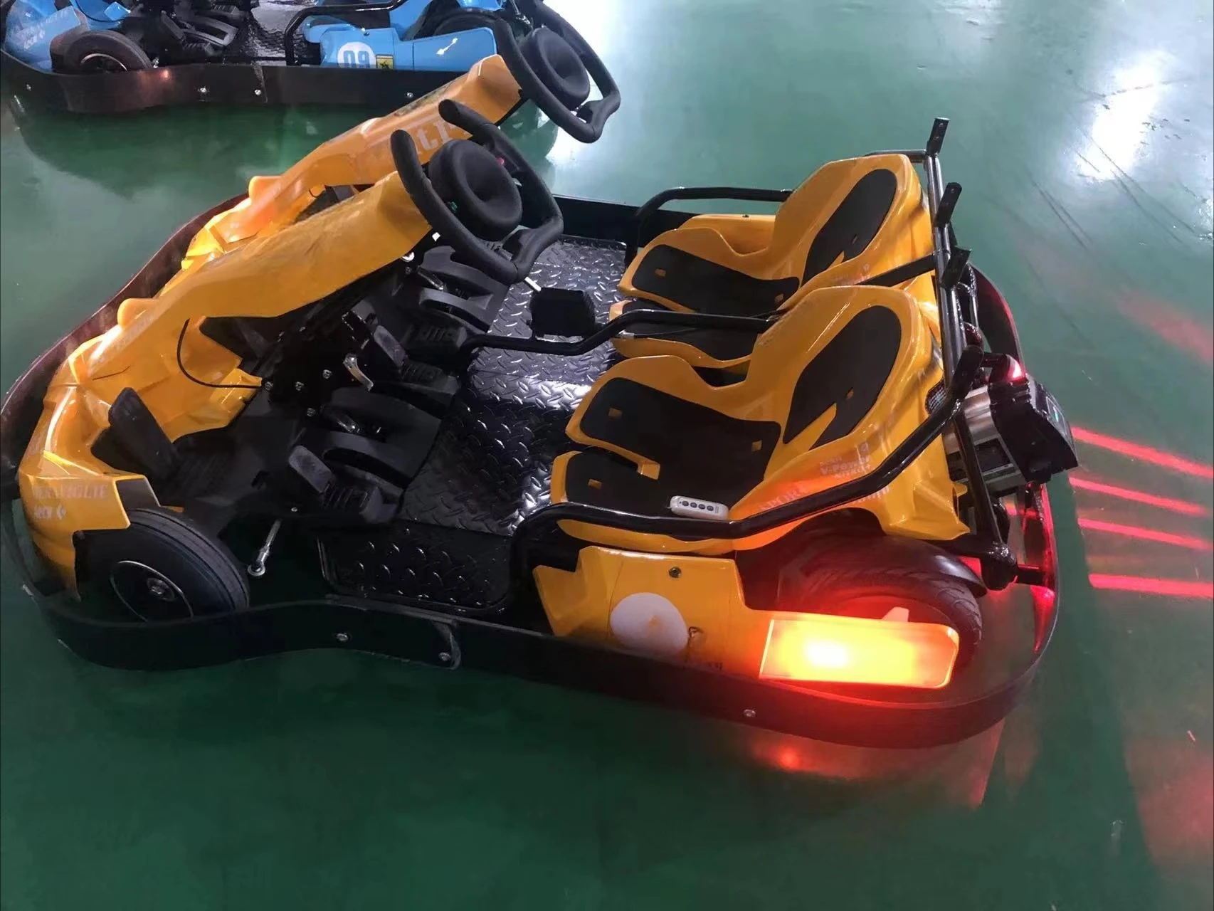 Adul Kds Electric 4-Wheel Go-Kart Ride-On Car 350W Engine 25Km/H هيكل فولاذي