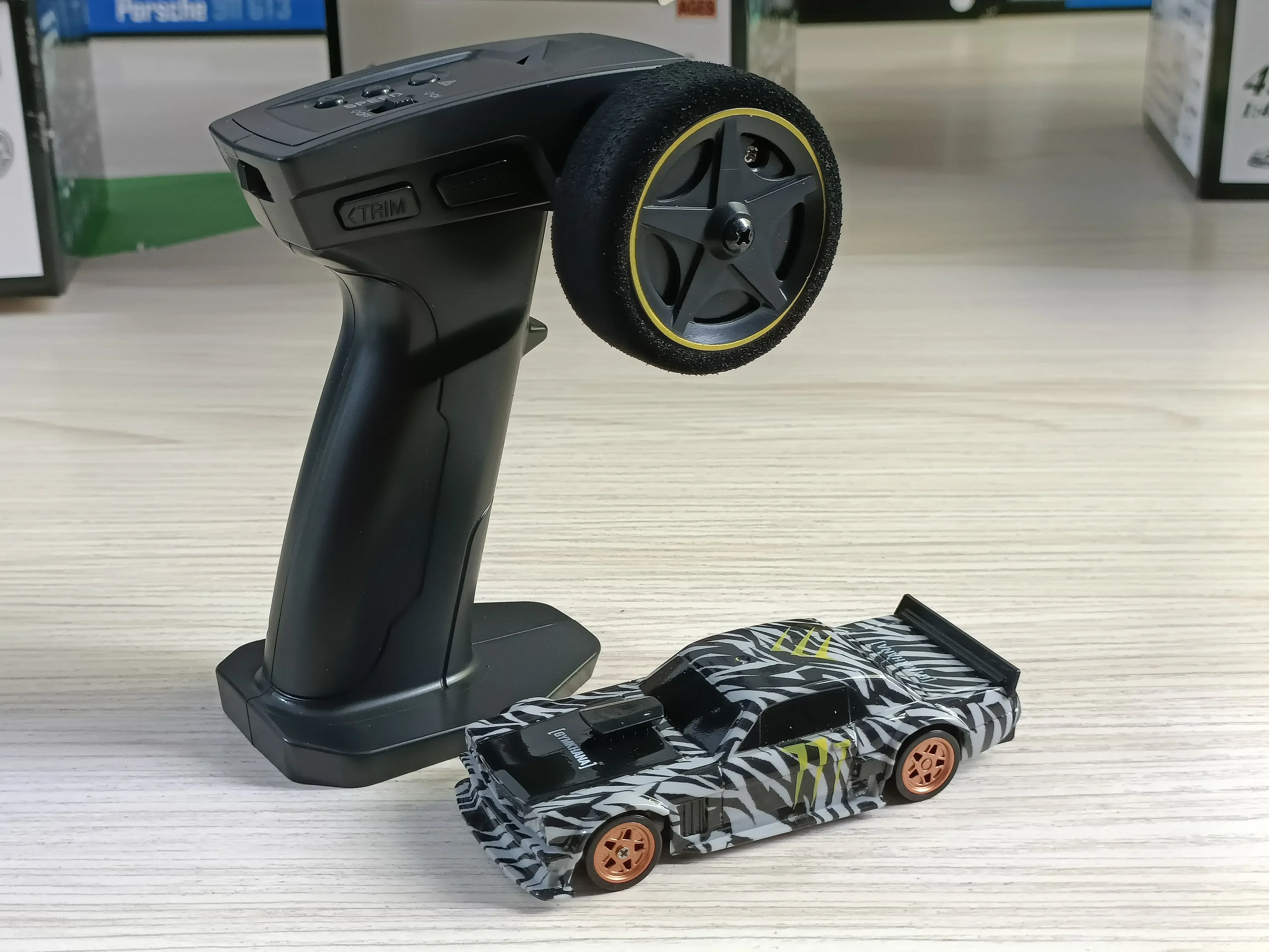 2.4 グラム RC ドリフトカー 1/43 4WD リモートコントロールカー高速四