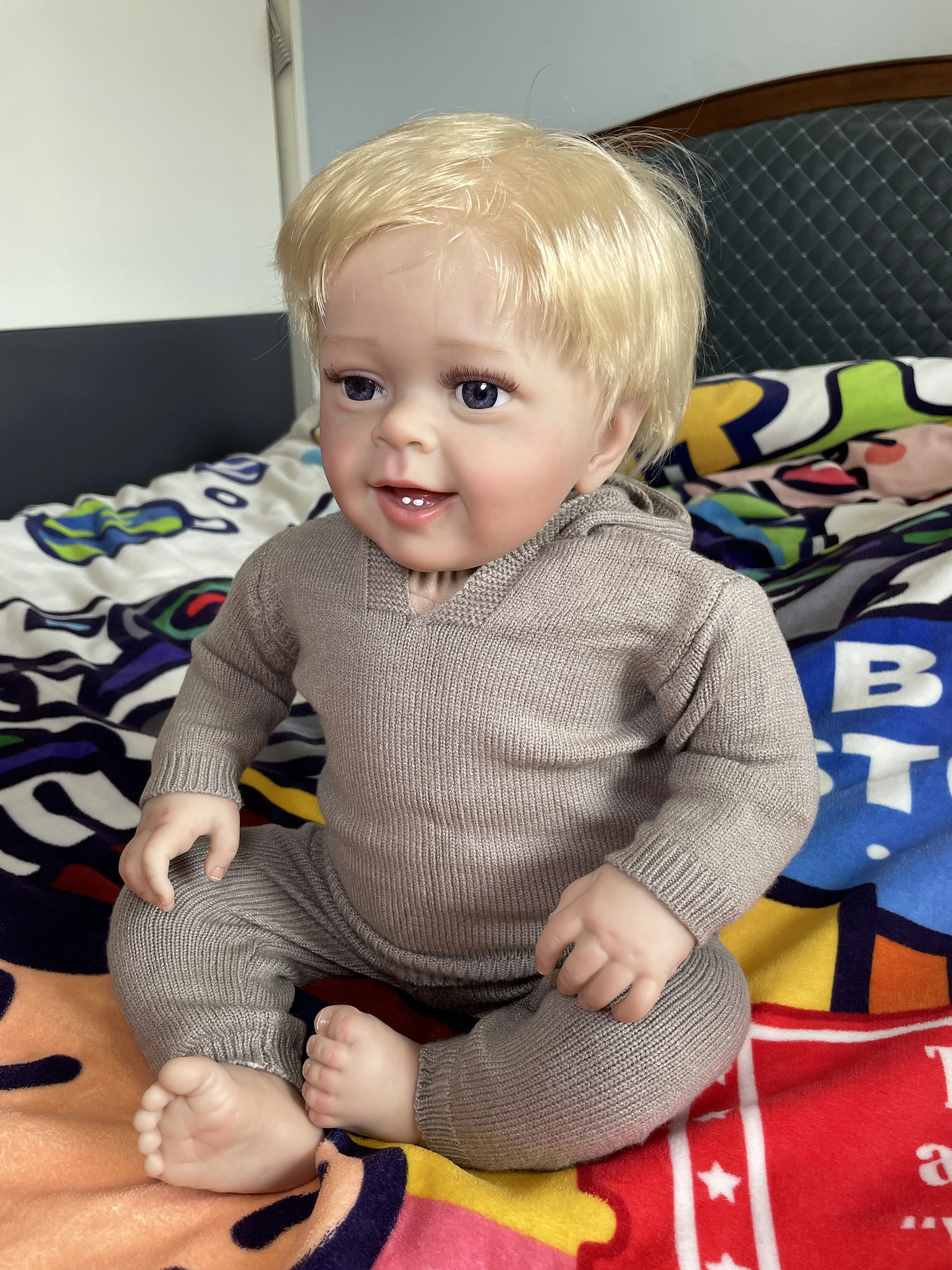 Baby Doll rinato biondo da 24 pollici, neonato realistico con pelle e espressione realistici, miglior regalo per Natale e compleanno