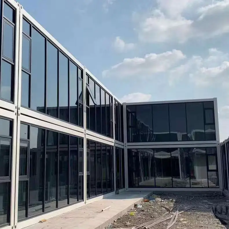 20ft Tourist Mobile Home Modulares vorgefertigtes Haus Tragbares Hotel Winziges Containerhaus mit Dachbalkon