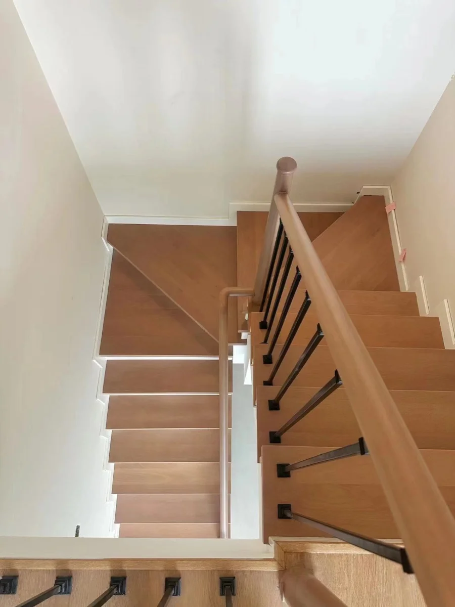 Solid wood staircase custom-made household stairs custom-made modern minimalist style overall environmental protection villa han